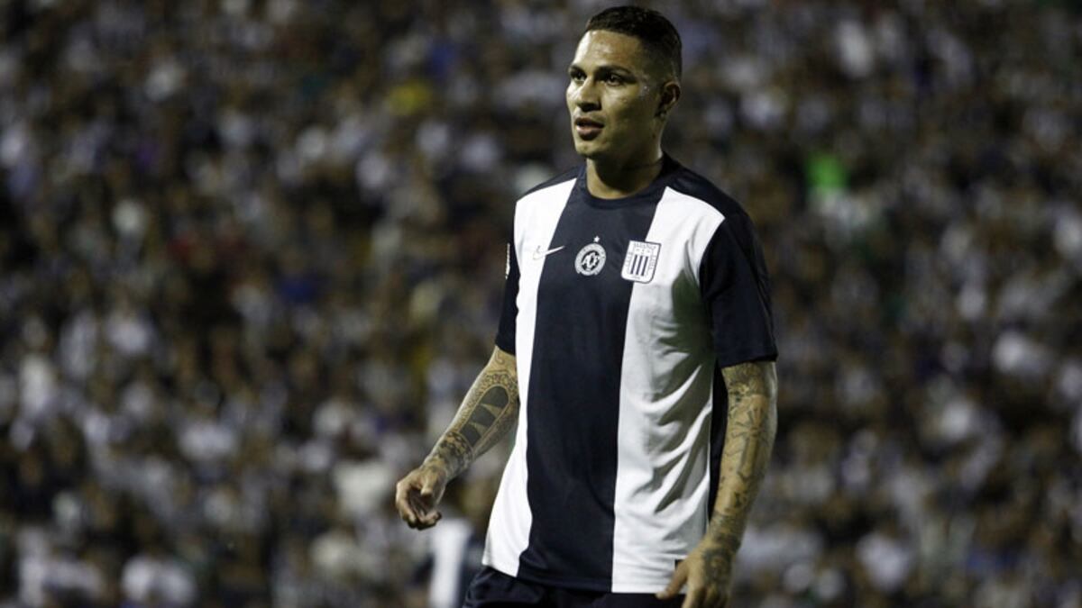 Alianza Lima jugó en el 'Día del Hincha Blanquiazul' con el escudo de Chapecoense. Foto: Archivo.