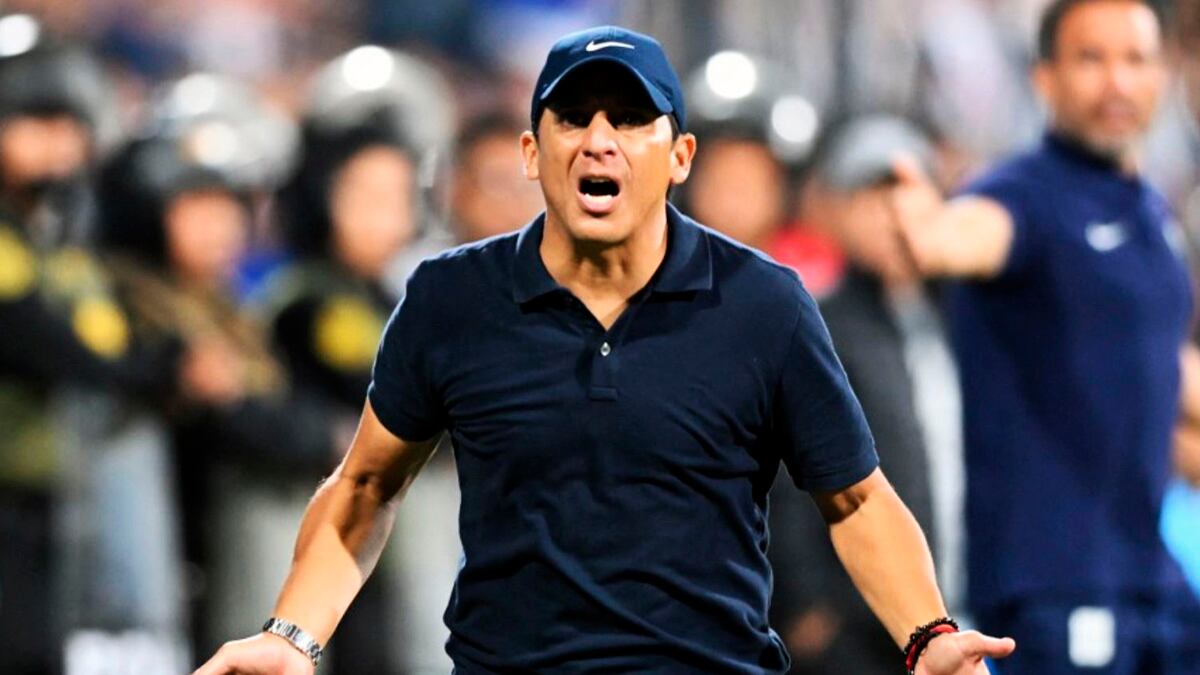 ¿Por qué el ex médico de Alianza Lima crítico la gestión del club tras despido de Chicho Salas? | Foto: AFP