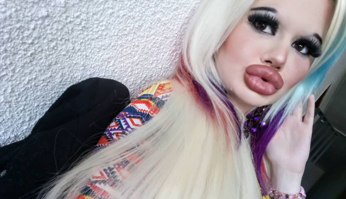 Andrea Ivanova es amada por una parte de sus seguidores, pero también bastante criticada por exagerar las facciones de Barbie. (Foto: Facebook @andrea.ivanova.35)