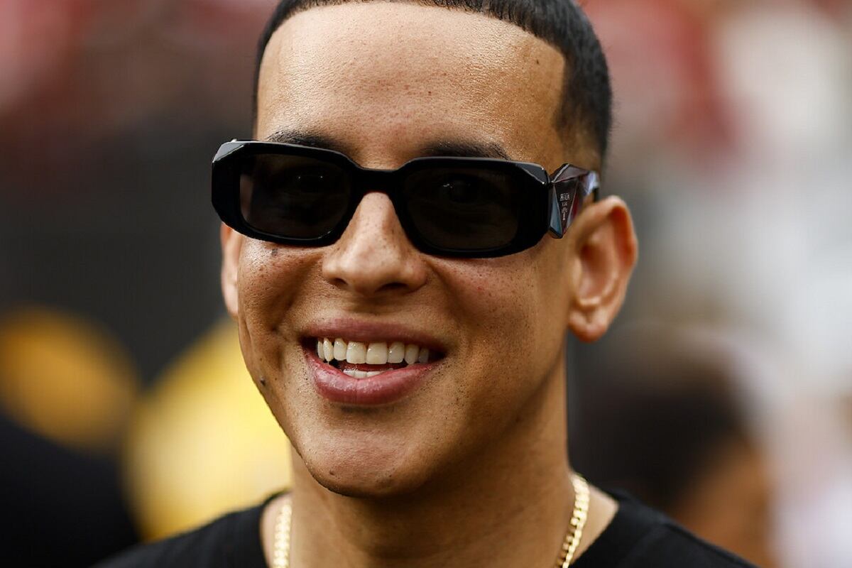 Daddy Yankee es el productor ejecutivo de la serie musical "Neon" (Foto: Netflix)