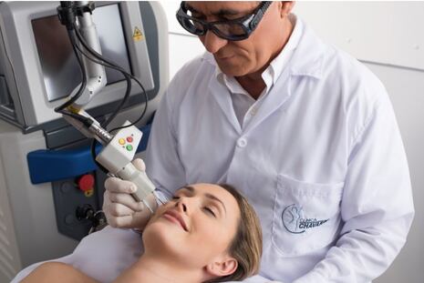 Conoce la contribución peruana de la medicina láser y estética en España