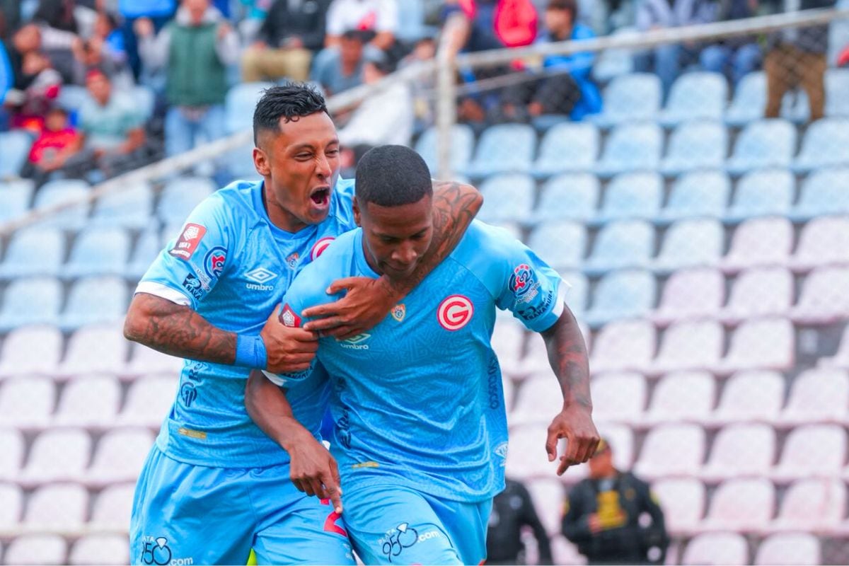 Adrián Asdues celebra ante su exequipo (Foto: @CD_Garcilaso)