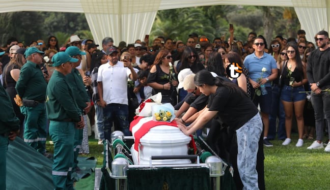 Hijos y esposa de Manolo Rojas protagonizaron tristes momentos de dolor. (Fotos: Antonio Melgarejo /@photo.gec)