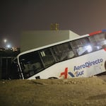 Bus de AeroDirecto se despista en ingreso al aeropuerto Jorge Chávez