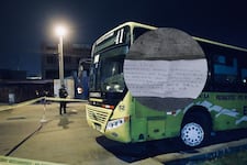 ¡Balean bus de la Línea 41 en Villa El Salvador! Conductor se salvó y sicarios dejaron amenaza: “Chofer que sale, se va”