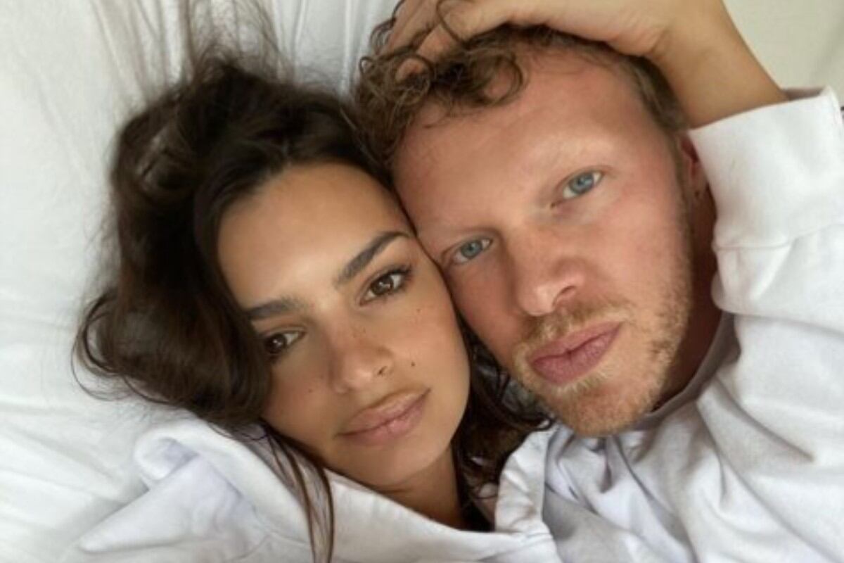 Emily Ratajkwoski se casó en 2018 Sebastian Bear. (Foto: @emrata / Instagram)