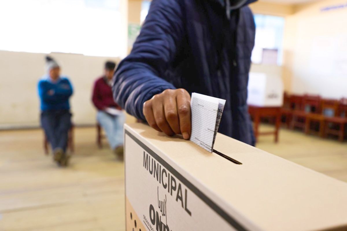 Elecciones municipales y regionales en riesgo por falta de presupuesto a los organismos electorales.