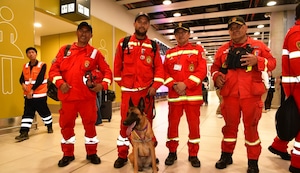 ¡Héroes de regreso! Bomberos peruanos vuelven de Venezuela tras rescatar con vida a una mujer atrapada 86 horas
