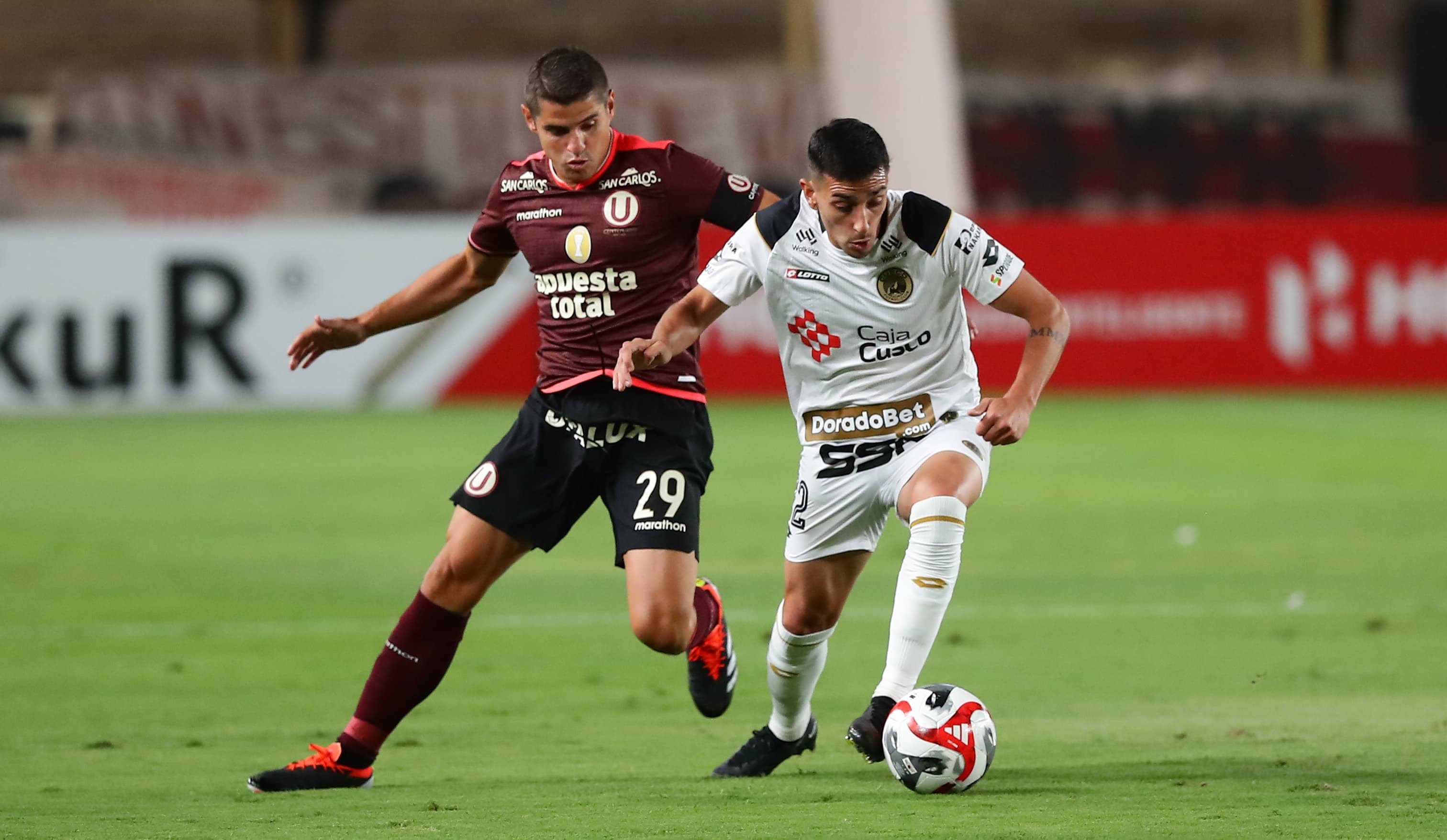 Aldo Corzo cometió dos infracciones ante Cusco FC, pero ninguna fue sancionada y ganó la 'U' (Foto: Jesús Saucedo/@photo.gec)