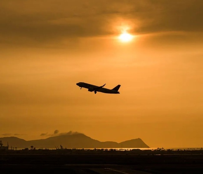 Muchos peruanos prefieren irse fuera del país. (Foto: IG/@aeropuerto_jorgechavez)