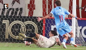 Otra vez ‘Jerarquía’: Williams Riveros y otro blooper que le cuesta un gol a Universitario