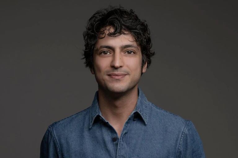 Taner Ölmez, protagonista de "Doctor Milagro", en una sesión de fotos (Foto: Taner Ölmez/Instagram)