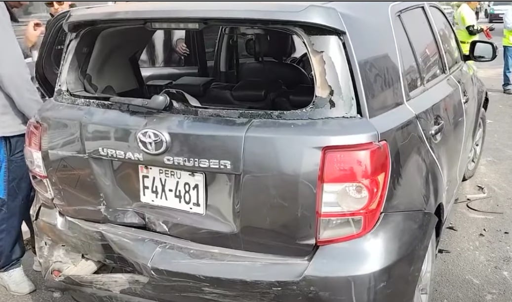 Otro vehículo que chocó en la Panamericana Norte. (Redes sociales)