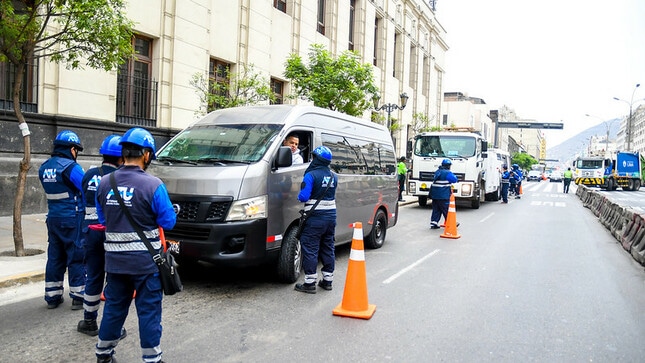 ATU: Más de 17 mil vehículos de transporte informal fueron intervenidos en el 2023.