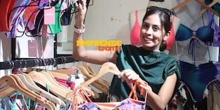 Karla Bodero cuenta que las mujeres buscan prendas para cada ocasión. Foto: Jesús Saucedo.