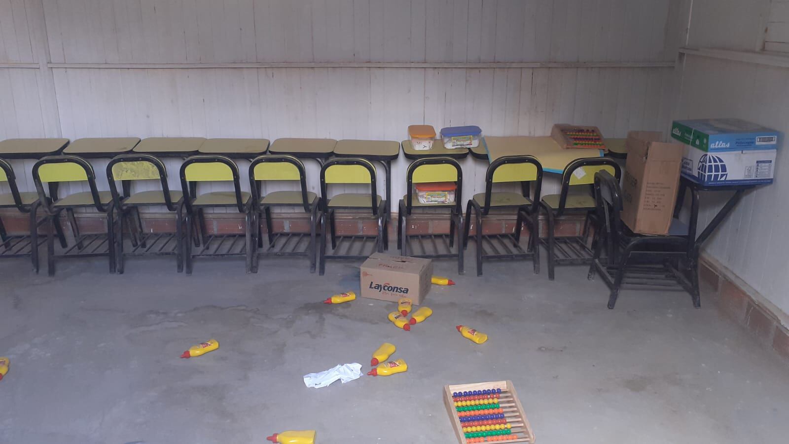 Varios delincuentes se metieron a un colegio y robaron útiles escolares, que iban a ser donados a los escolares, en Jicamarca, en San Juan de Lurigancho.