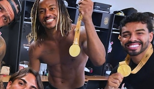 André Carrillo ‘picante’ en festejos de Supercopa: “No tenemos dinero, pero...”