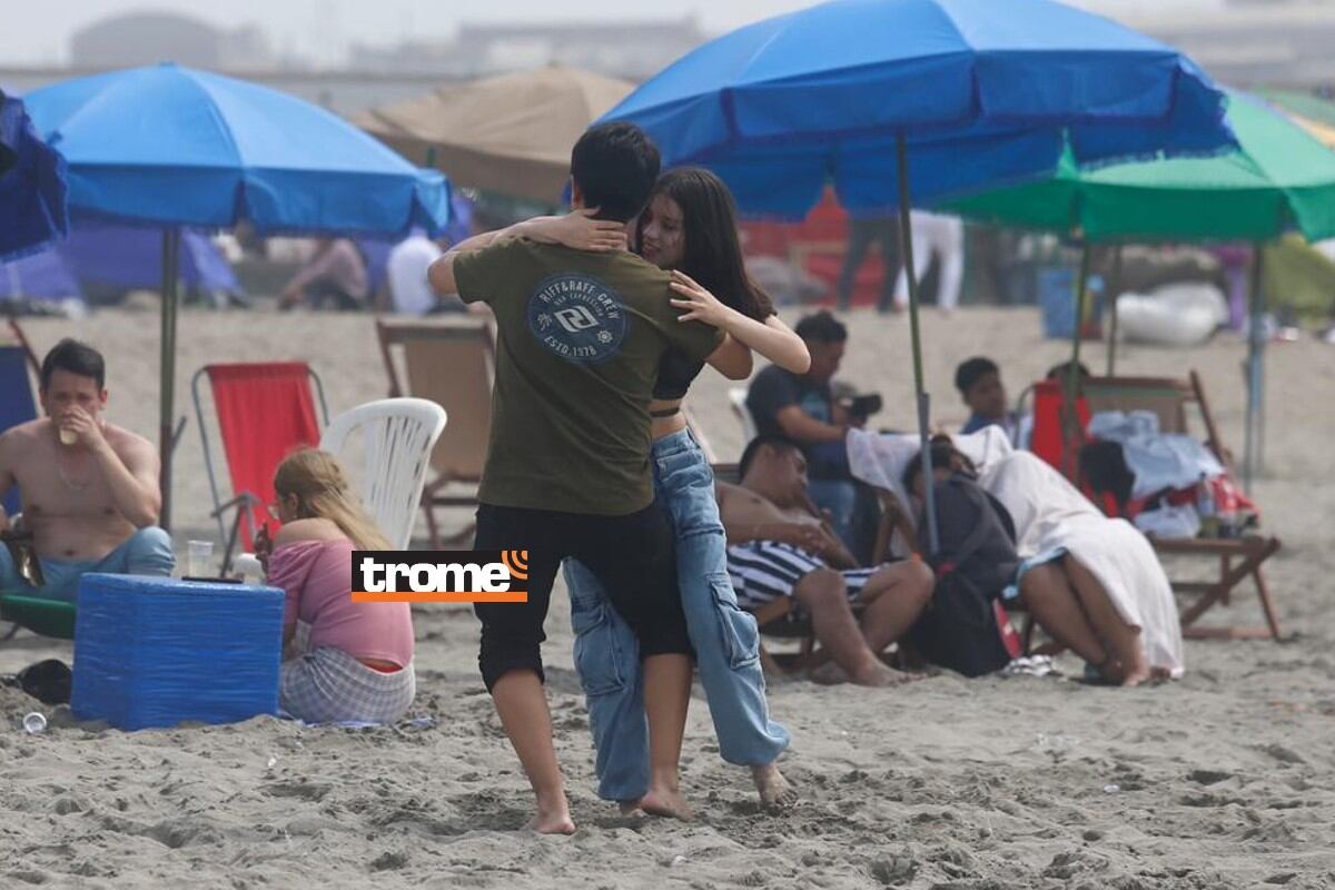 Muchas familias compartieron día playero durante el primer día del 2023. Temperatura en Lima se sigue elevando. (Foto: Hugo Curotto / Trome).