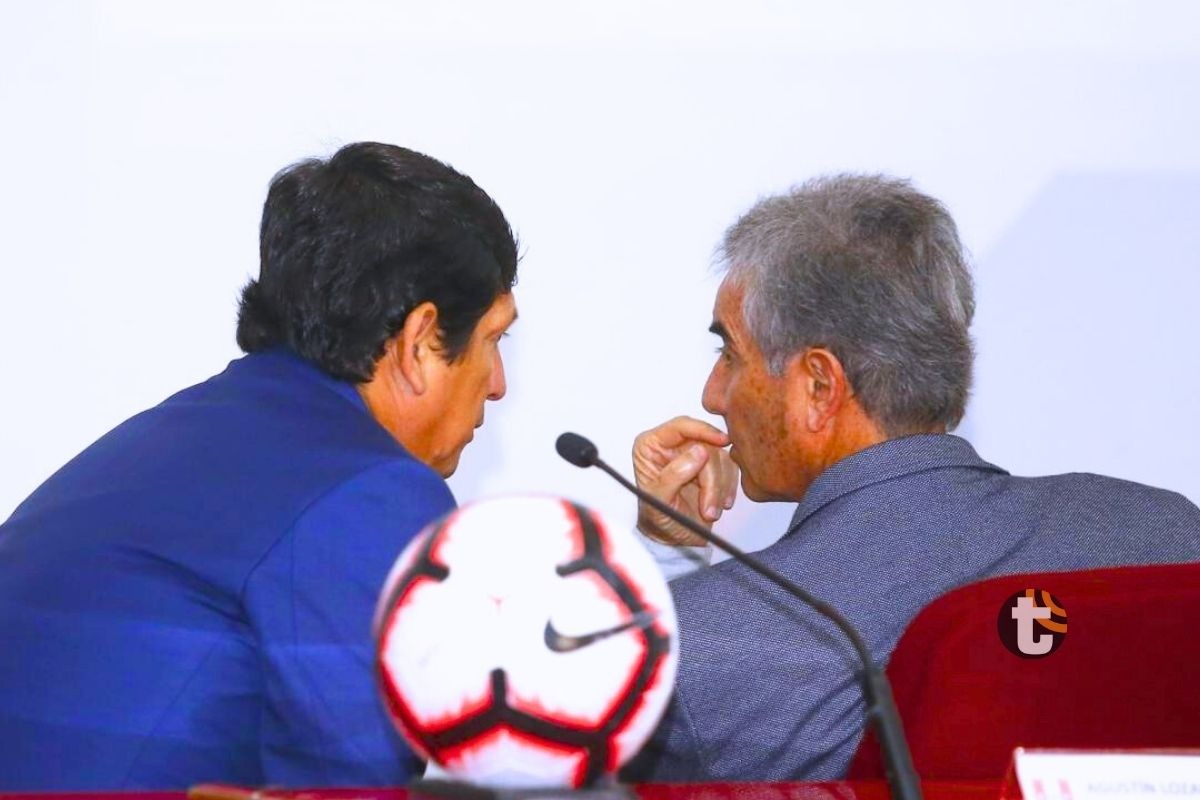 Oblitas y Arturo Ríos, presidente interino de la FPF buscan dinero ante detención de Lozano (Foto: GEC)
