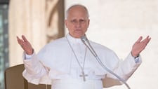 Papa León XIV evoluciona favorablemente tras ser operado por un tumor maligno en el pulmón
