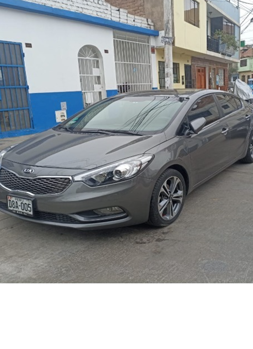 Kia Cerato gris robado en las avenidas Encalada y Los Chankas, en el distrito de Santa Anita.