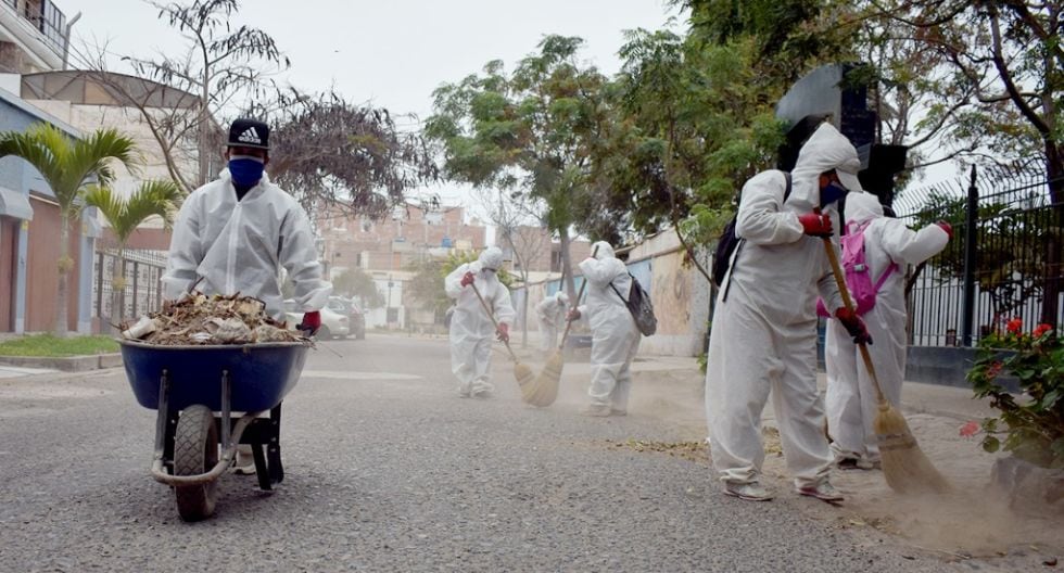 Las campañas de limpieza del municipio también incluyen el barrido de calles. (Foto: Municipalidad Provincial de Trujillo)