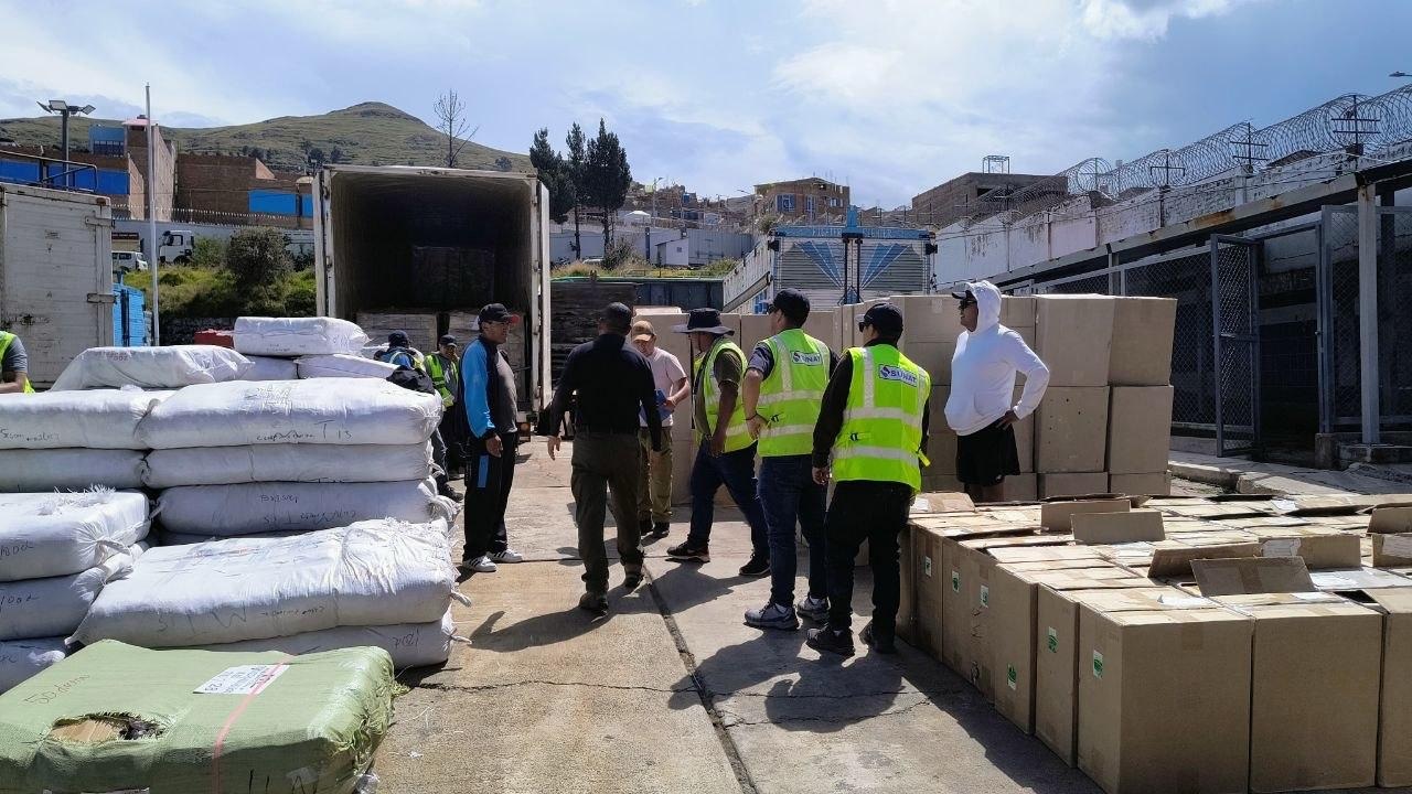 Un duro golpe dio la Policía Fiscal al intervenir un camión con millones de soles en contrabando.