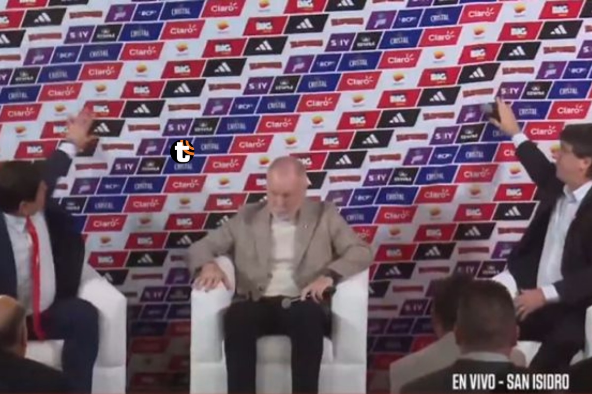 Mano Menezes casi sufre accidente durante su presentación como nuevo DT de la Bicolor.