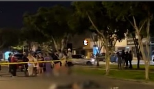 ¡Lo arrojaron y lo remataron! Hombre es asesinado a balazos tras ser lanzado de camioneta en plena avenida de San Juan de Lurigancho