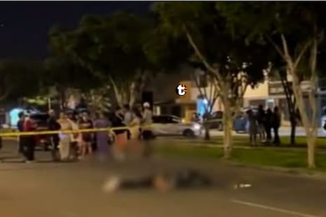 ¡Lo arrojaron y lo remataron! Hombre es asesinado a balazos tras ser lanzado de camioneta en plena avenid...