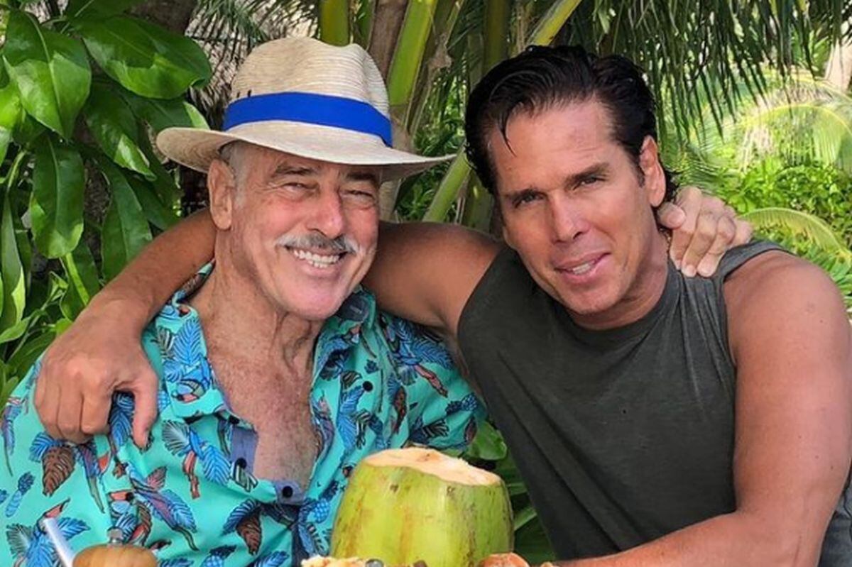Para sorpresas de propios y extraños, el galán de cine y televisión nombró al actor Roberto Palazuelos como el heredero de 50% de todas sus propiedades (Foto: Instagram/Roberto Palazuelos)