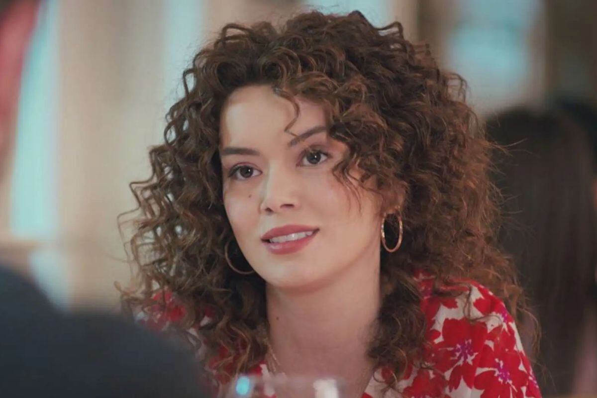 Seray Kaya en su papel de Sirin en "Mujer" (Foto: Fox Turquía)