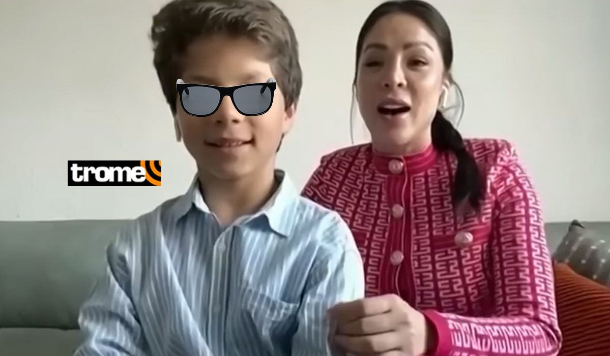 Sheyla Rojas al lado de su engreído Antoñito. (Captura TV)