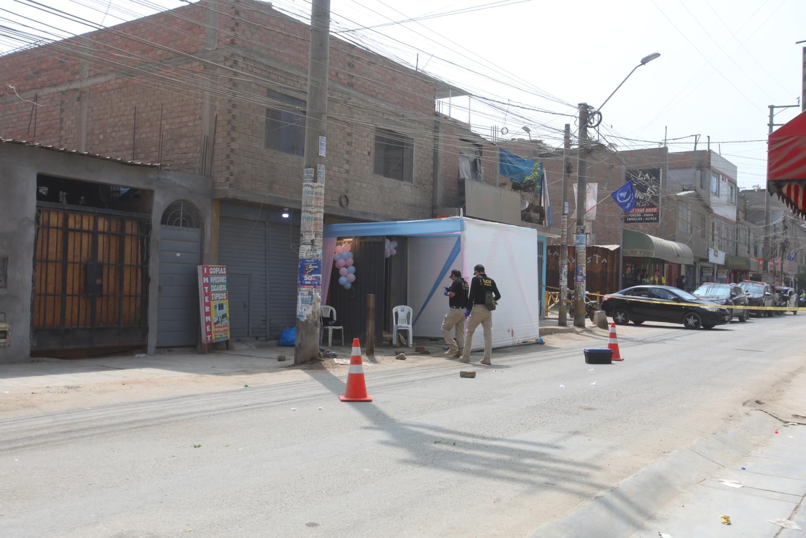 Peritos de Criminalística recogieron los casquillos encontraron y tomaron huellas que puedan ayudar a identificar a los autores.