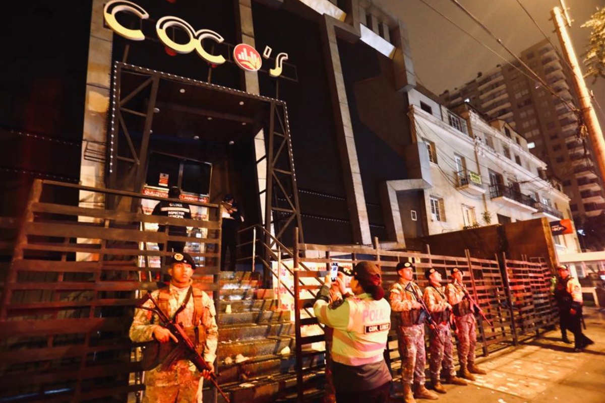 El local fue sancionado con una multa equivalente a 300 UIT (Unidad Impositiva Tributaria) y se procedió a su clausura temporal. Foto: César Grados/@photo.gec