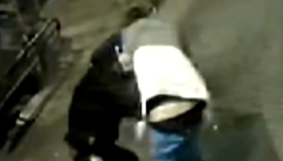 Atacan a vigilante por resistirse a robo