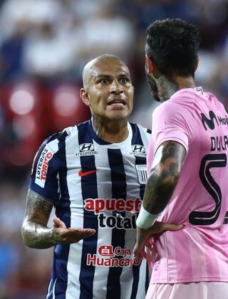Paolo Guerrero volvió a raparse la cabeza en la previa al duelo entre Alianza Lima vs. Sport Boys