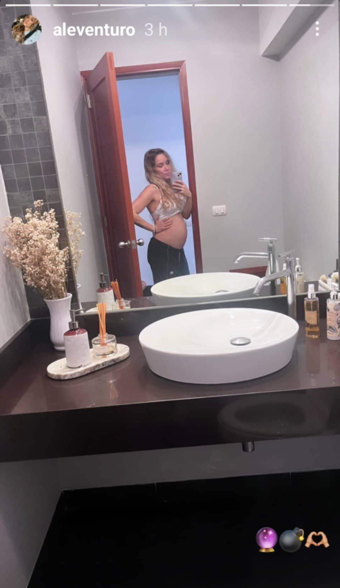 Ale Venturo presume su embarazo en redes sociales. (Foto: @aleventuro).