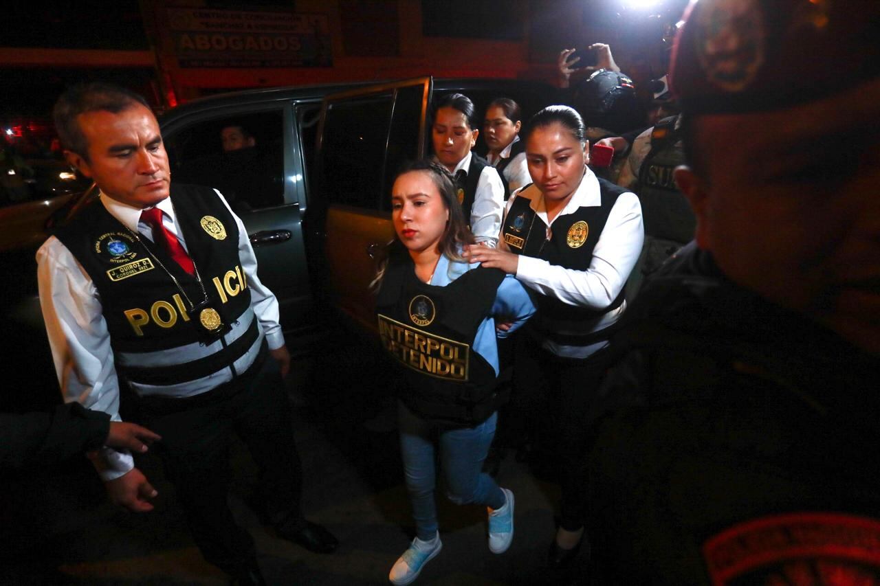 Llegada desde Colombia al país, de la venezolana Wanda Del Valle, acusada de liderar una banda delictiva de trata de personas. Foto: César Grados/@photo.gec