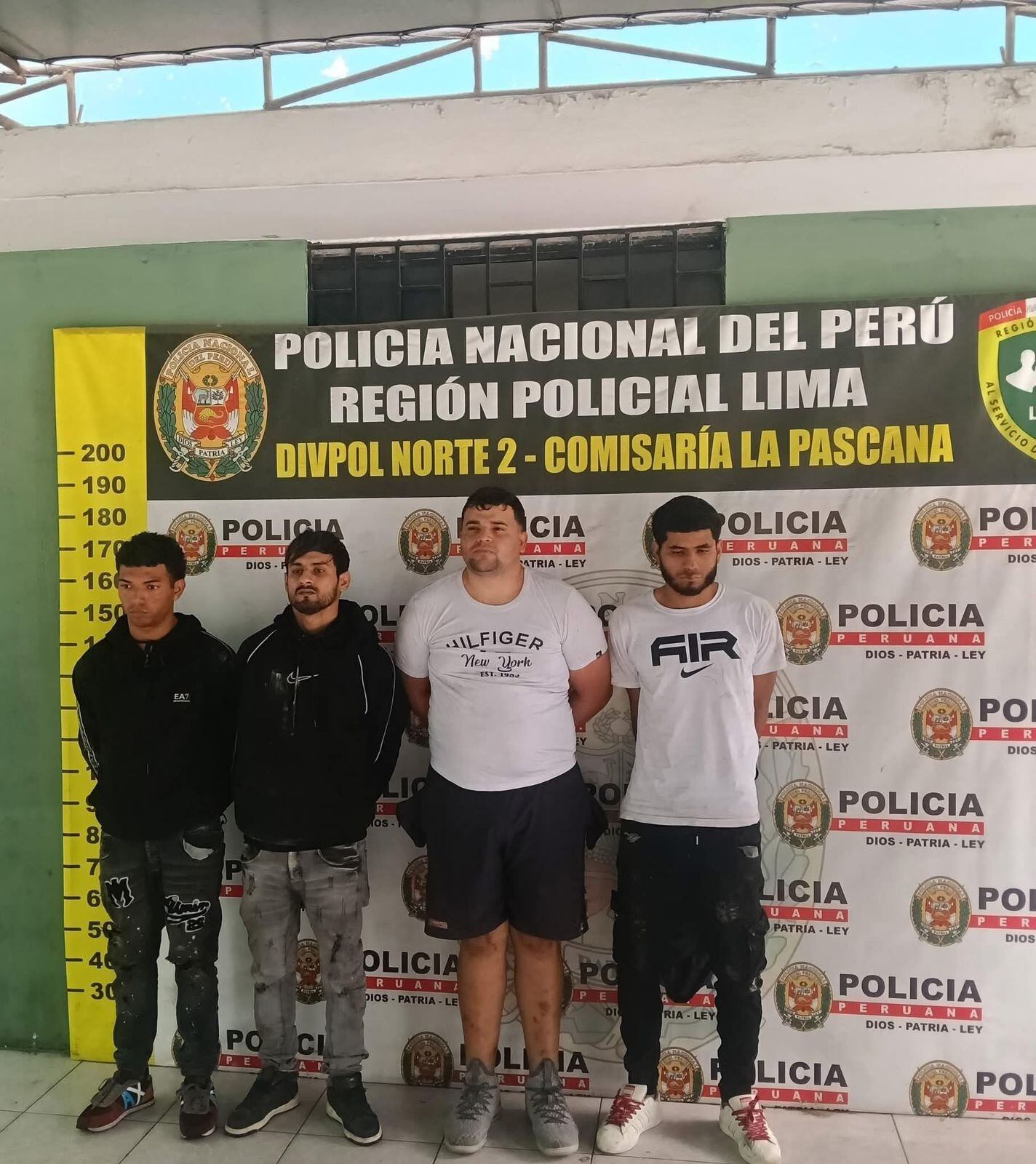 Cuatro presuntos delincuentes fueron capturados tras persecución. Foto: Difusión