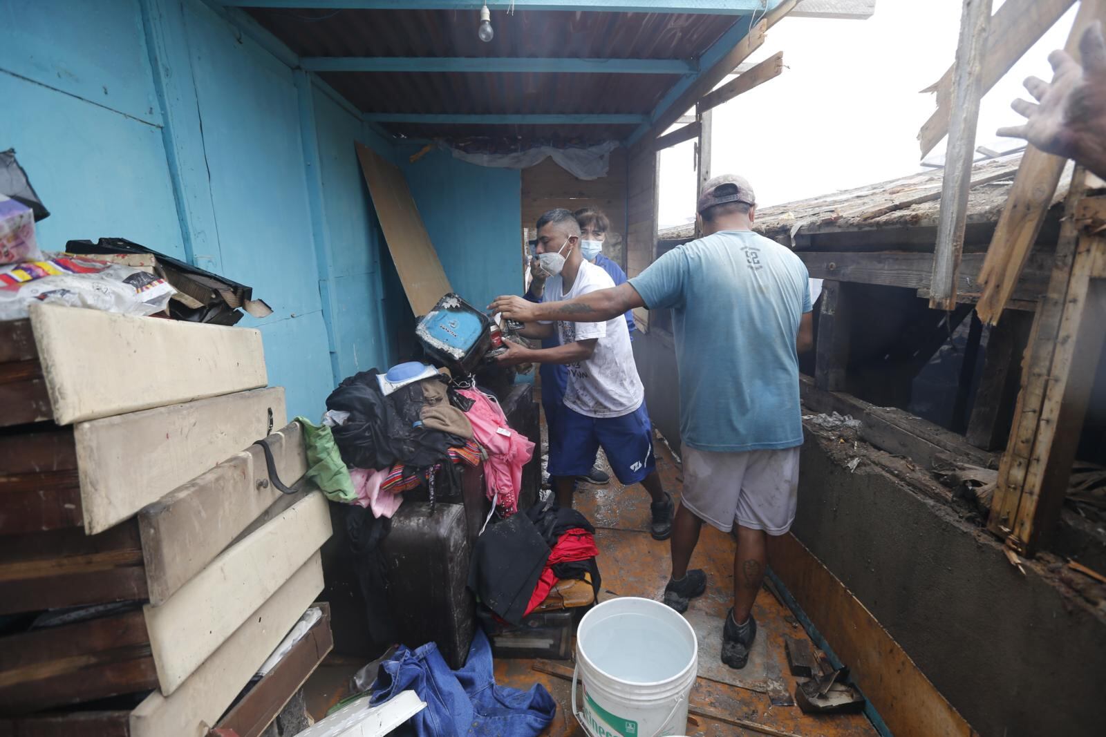 Incendio arrasó con ocho casas, en el Callao. | Foto: Violeta Ayasta