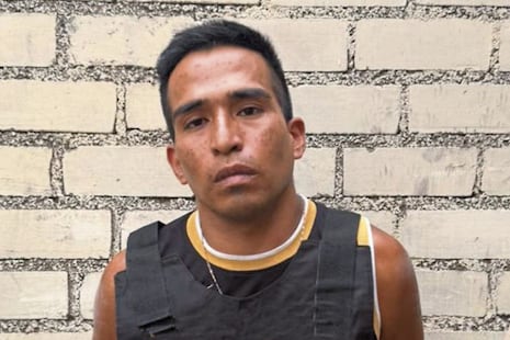 Agente del INPE dirigía banda criminal: Cayó con fotos de armas que ofrecía alquilar a delincuentes