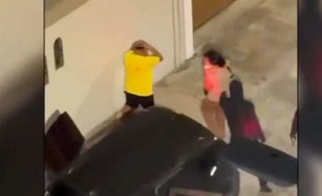 La Victoria: Delincuentes encañonan niño de 4 años y roban camioneta a sus papás | VIDEO