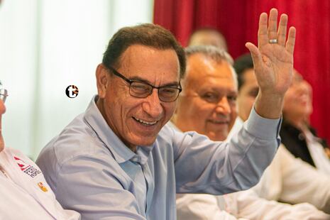¡No será candidato el 2026! JNE ejecutó inhabilitación y retira a Martín Vizcarra del registro de organiz...