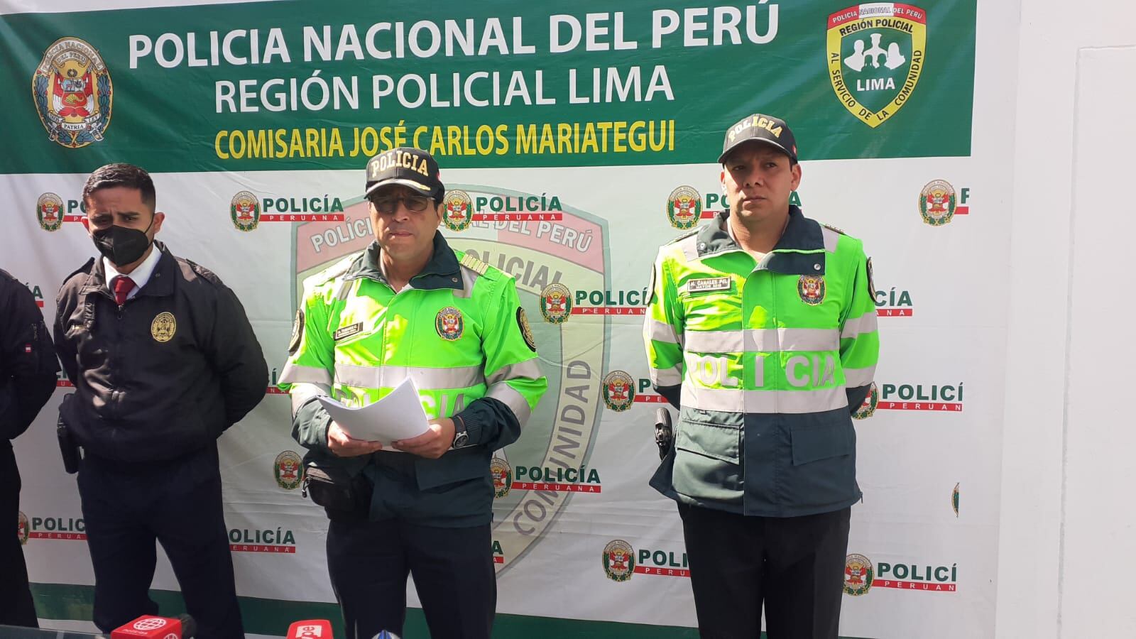 Los presuntos asaltantes Los Gatilleros del Sur' fueron intervenidos. (fotos: Mónica Rochabrum/Trome)