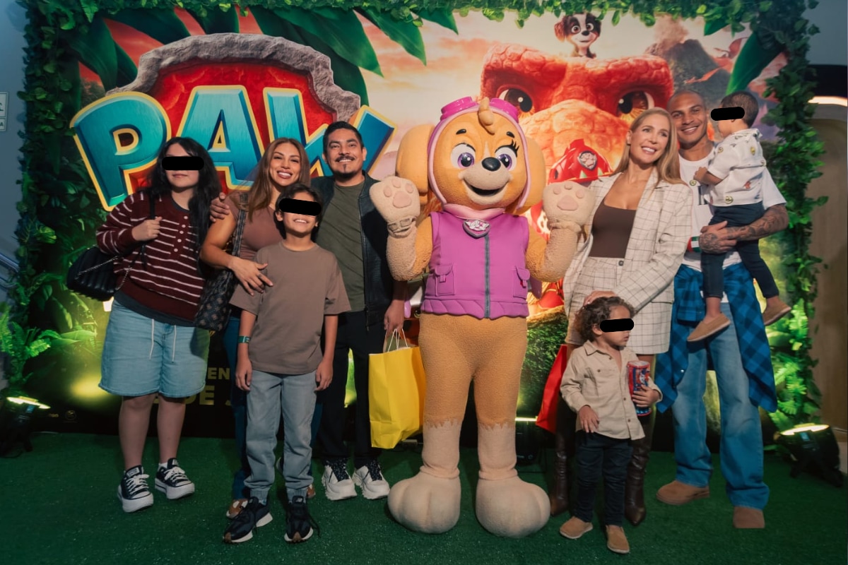 Paolo Guerrero y Ana Paula Consorte se lucieron juntos en estreno de la película de PAW Patrol. (Difusión)