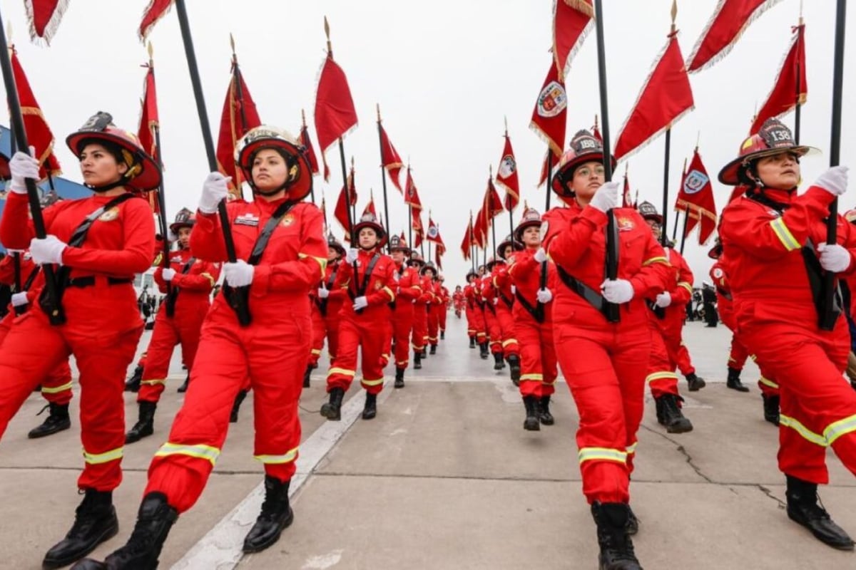 Bomberos sí desfilarán en la Parada Militar tras reunión con el Ministerio de Defensa. (Foto: Andina)
