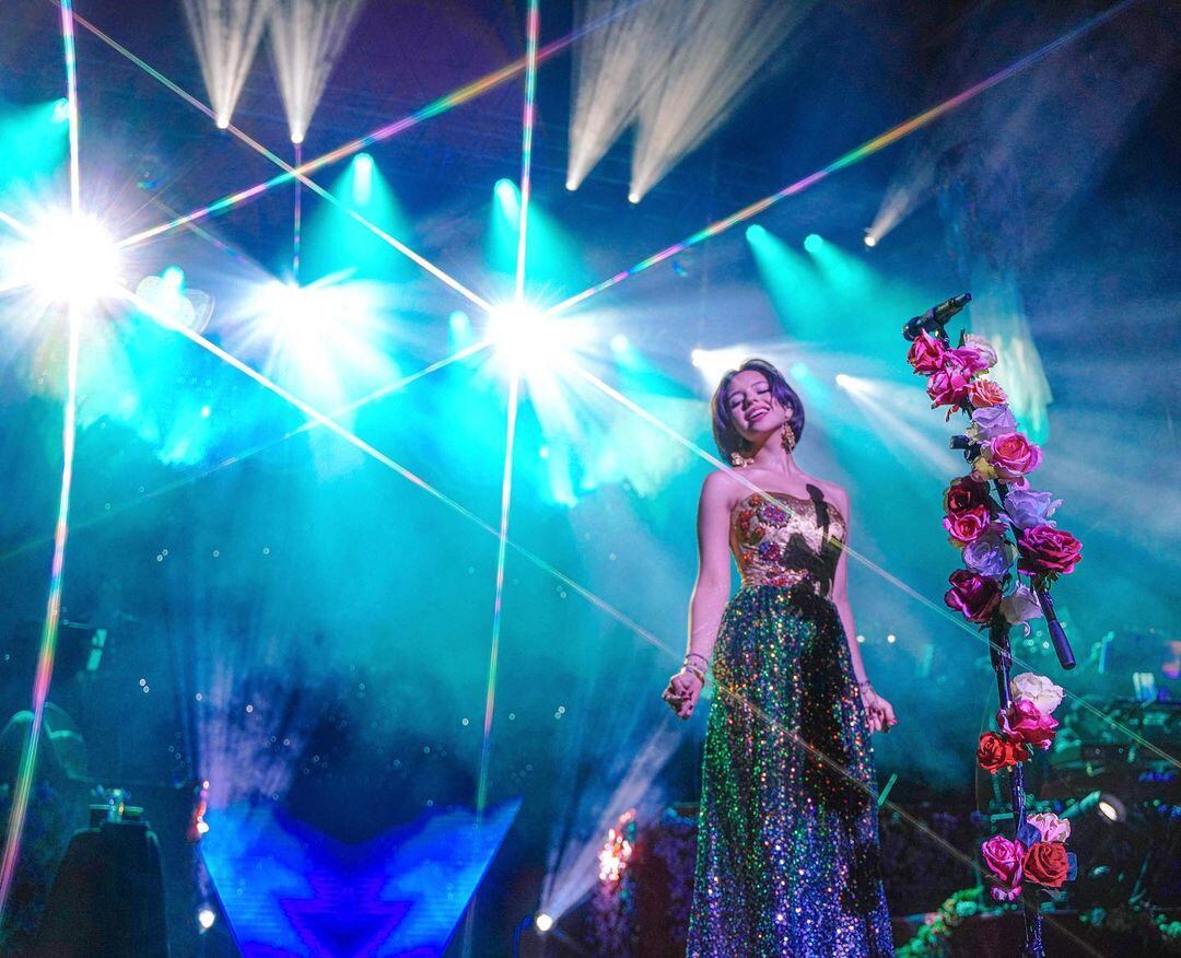 La hija de Pepe Aguilar presume sus vestidos regionales en redes sociales (Foto: Ángela Aguilar / Instagram)