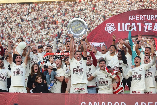 Celebración de Universitario como ganador del Torneo Apertura (Fotos: Jesús Saucedo)