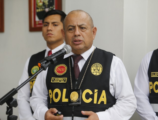 La flamante División de Investigación Especializada contra la Extorsión, comandada por el coronel Víctor Revoredo, capturó en un solo día a 17 extorsionadores que tenían bajo zozobra a confeccionistas del cono sur de Lima.